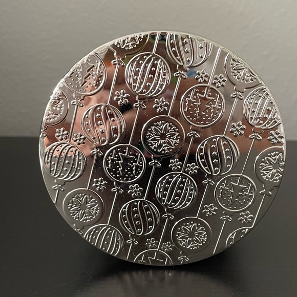 Bath and Body Works Candle - Holiday Cheer - Limited edition - Picture 6 of 8